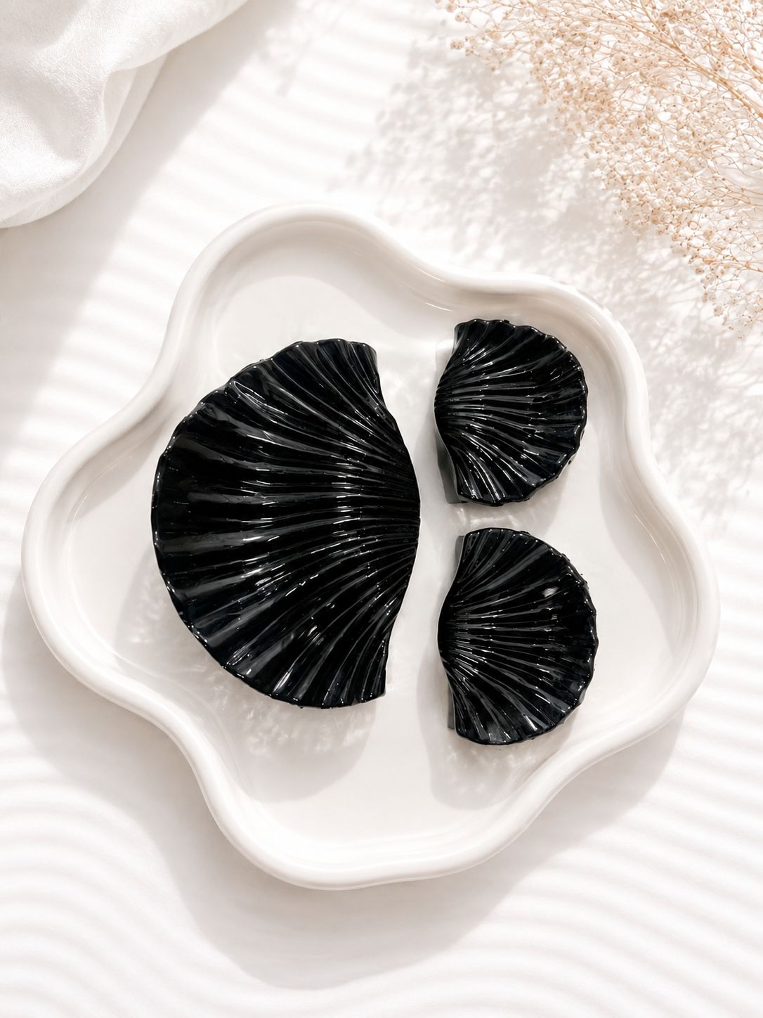 Scallop Shell Claw Clip Set (Set of 3)