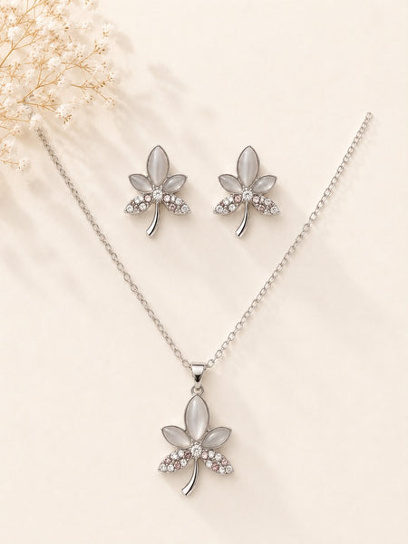 Pearl Halo Jewellery & Pendant Set - Gold