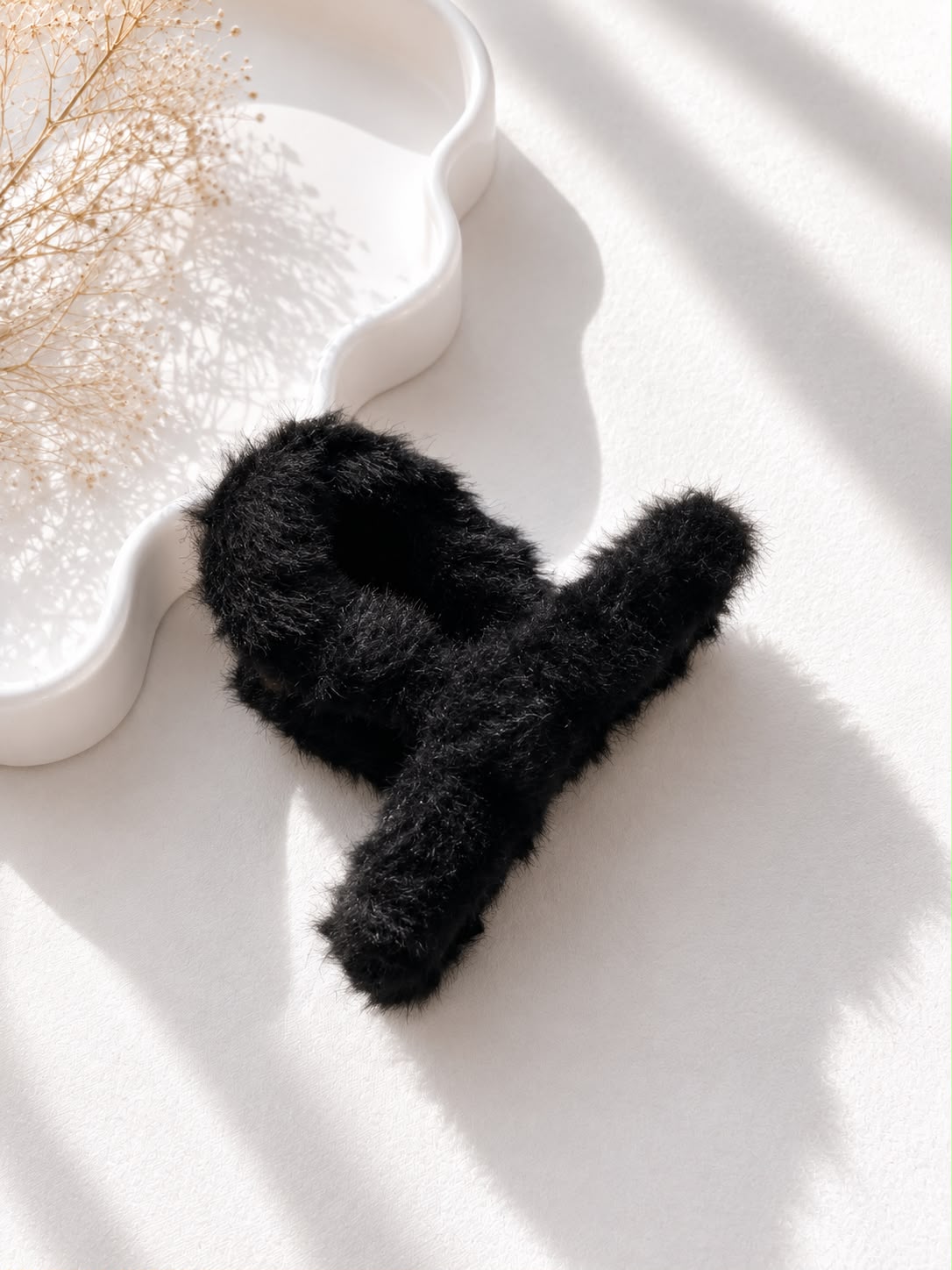 Decus Fluffy Bow Scrunchie - White